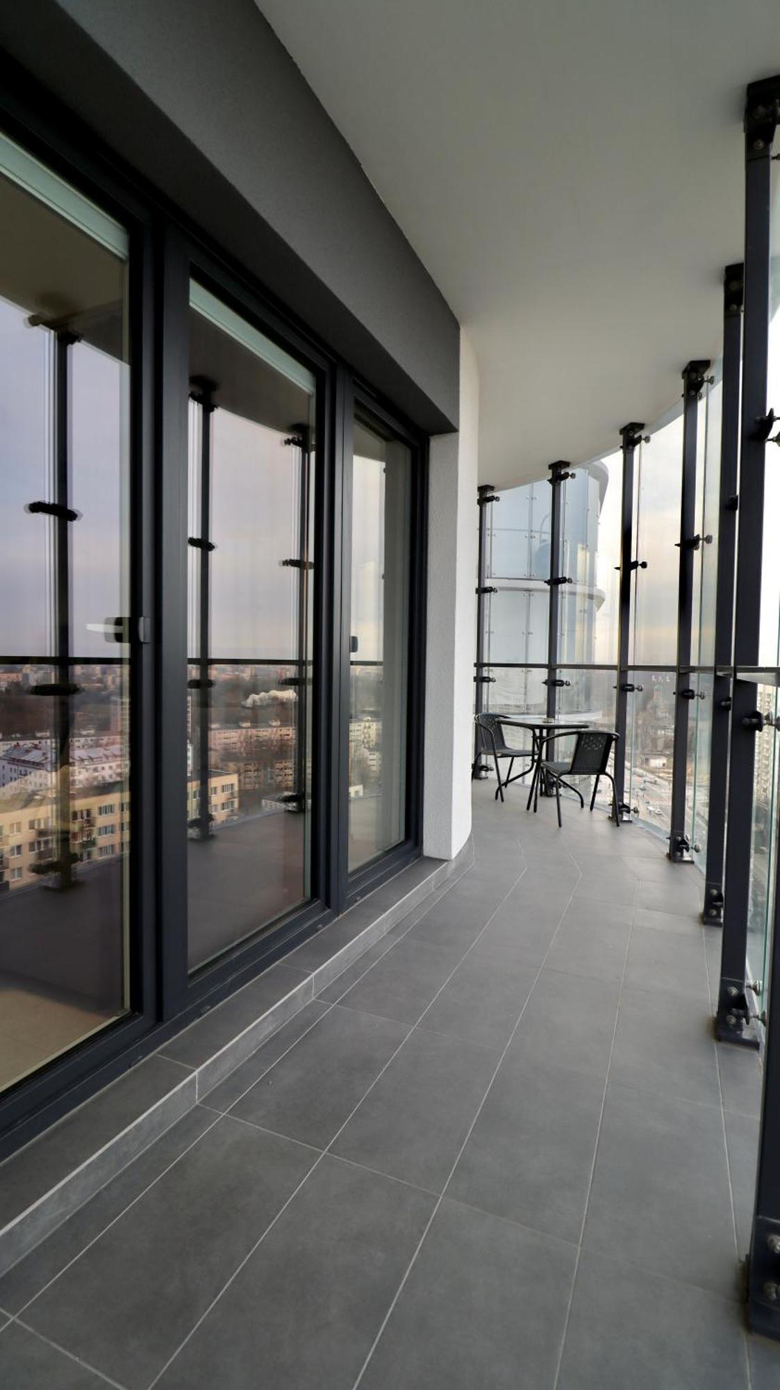 Modern Sky Apartment *